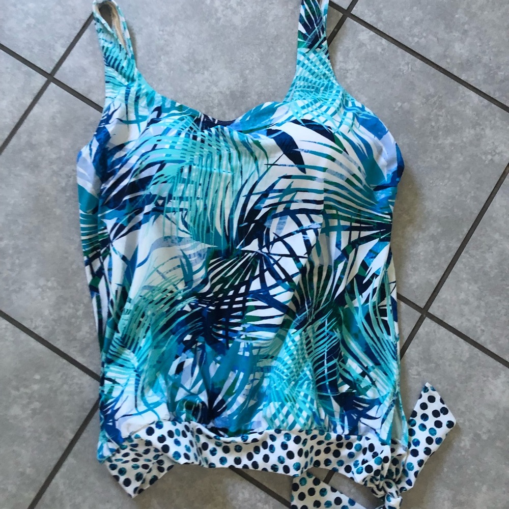 Brand new never worn womens swim top